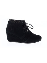 1 shoe size - 7 1/2