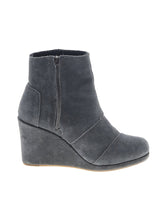1 shoe size - 7