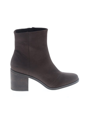 1 shoe size - 8