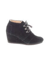 1 shoe size - 7 1/2