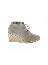 1 shoe size - 8