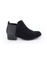 1 shoe size - 9