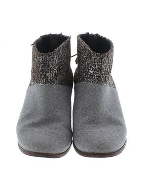 2 shoe size - 42 (EU)