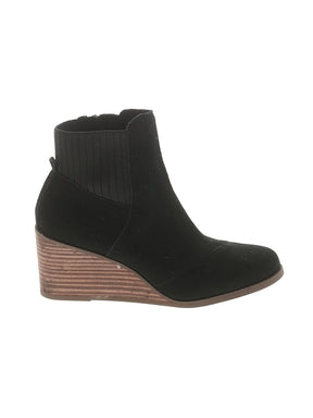 1 shoe size - 8