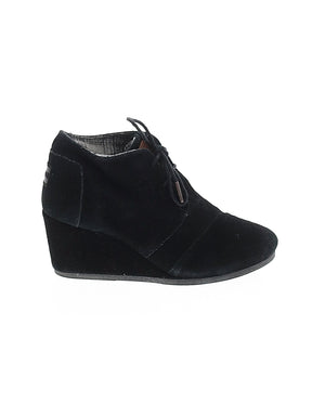 1 shoe size - 8