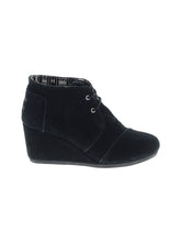 1 shoe size - 7 1/2