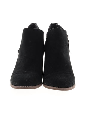 2 shoe size - 9 1/2