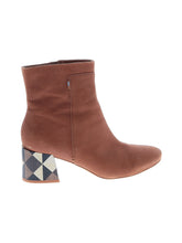 1 shoe size - 10