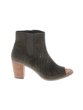 1 shoe size - 6