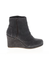 1 shoe size - 8