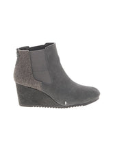 1 shoe size - 7 1/2