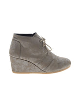 1 shoe size - 9