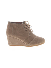 1 shoe size - 8