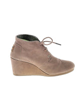1 shoe size - 7 1/2