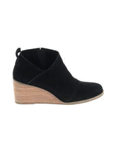 1 shoe size - 7 1/2