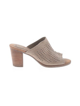 1 shoe size - 9 1/2