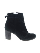 1 shoe size - 6 1/2