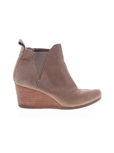 1 shoe size - 7 1/2