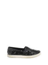 1 shoe size - 7