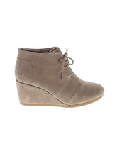 1 shoe size - 7 1/2