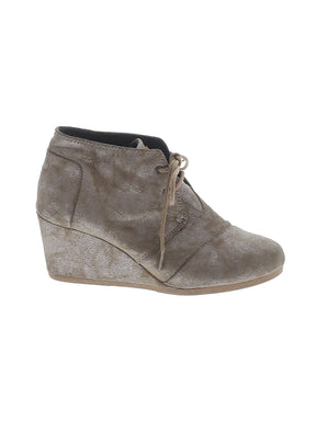 1 shoe size - 8