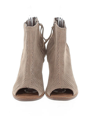 2 shoe size - 8 1/2