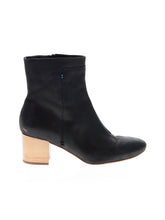 1 shoe size - 7 1/2