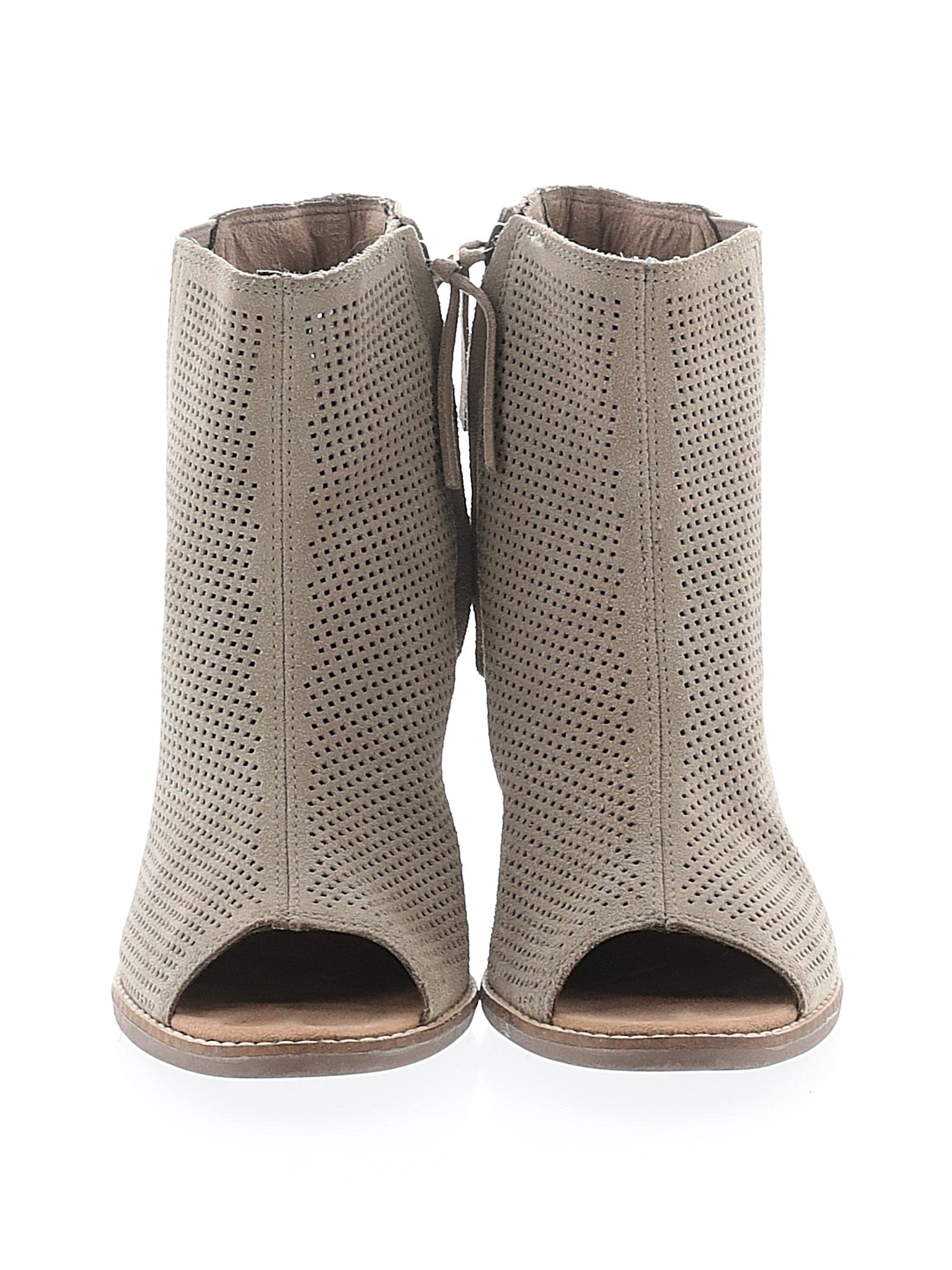 2 shoe size - 9 1/2