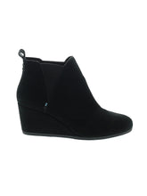 1 shoe size - 11