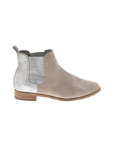 1 shoe size - 10