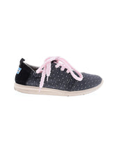 1 shoe size - 9