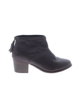 1 shoe size - 8