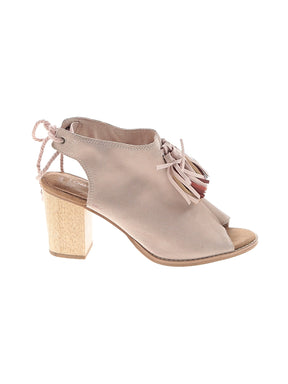1 shoe size - 8 1/2