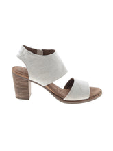 1 shoe size - 10