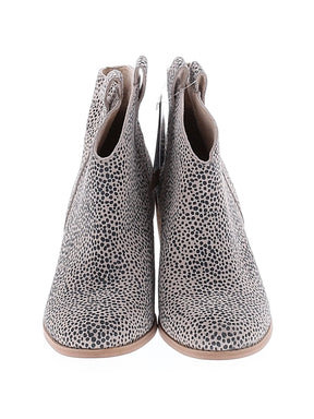 2 shoe size - 9