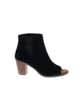1 shoe size - 8