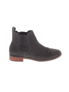 1 shoe size - 8
