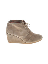 1 shoe size - 7 1/2