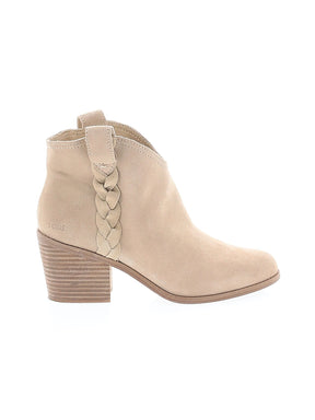 1 shoe size - 7 1/2