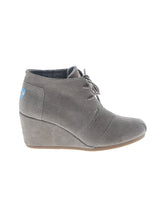 1 shoe size - 8