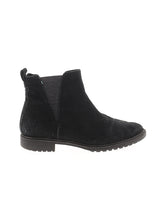 1 shoe size - 8 1/2