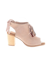 1 shoe size - 7 1/2
