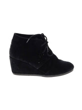 1 shoe size - 7 1/2