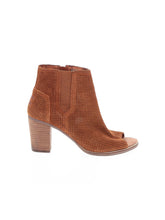 1 shoe size - 9