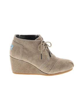 1 shoe size - 8