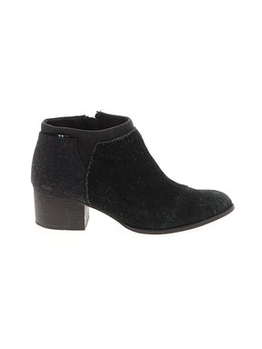 1 shoe size - 8