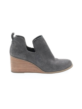 1 shoe size - 7 1/2