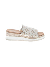 1 shoe size - 7