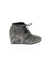 1 shoe size - 7