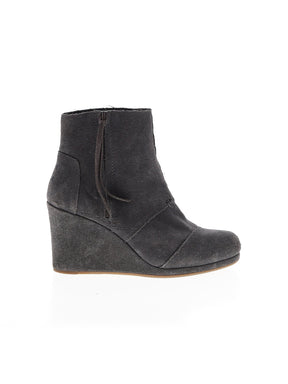 1 shoe size - 8